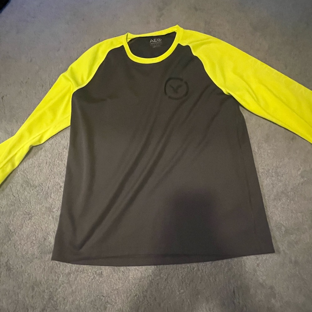 American eagle long sleeve tech wear t shirt